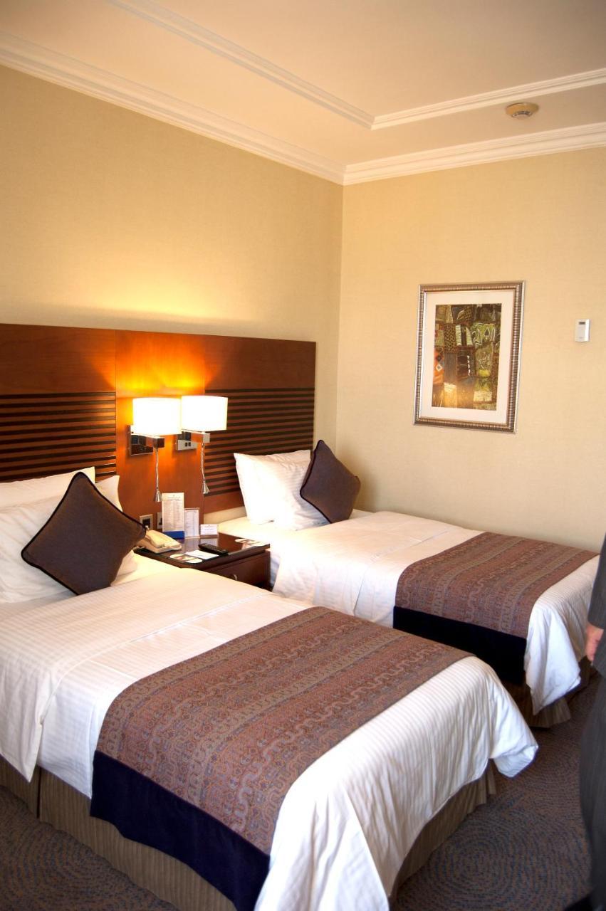 Hotel Golden Tulip Bahrain Manama Exterior foto