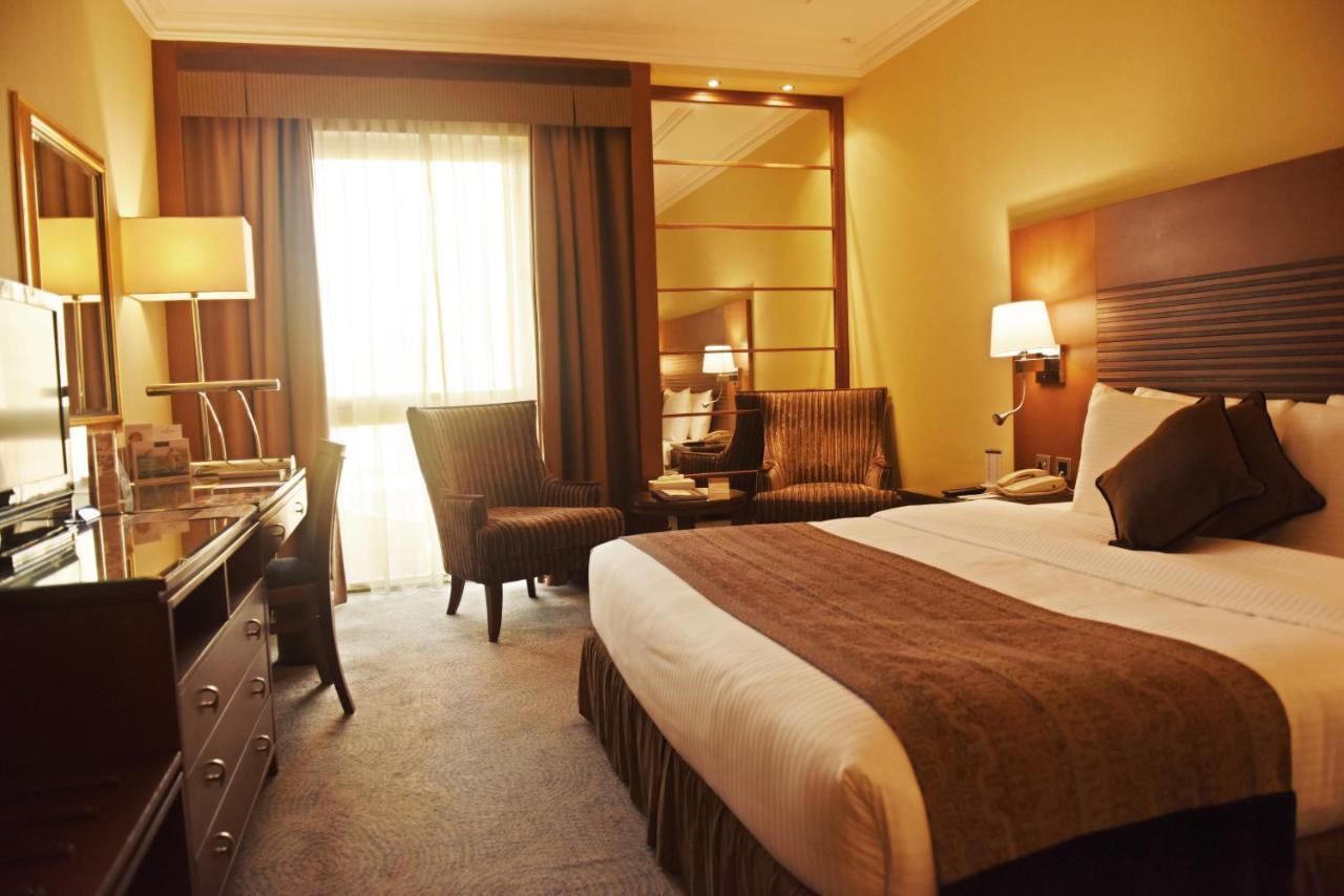 Hotel Golden Tulip Bahrain Manama Exterior foto