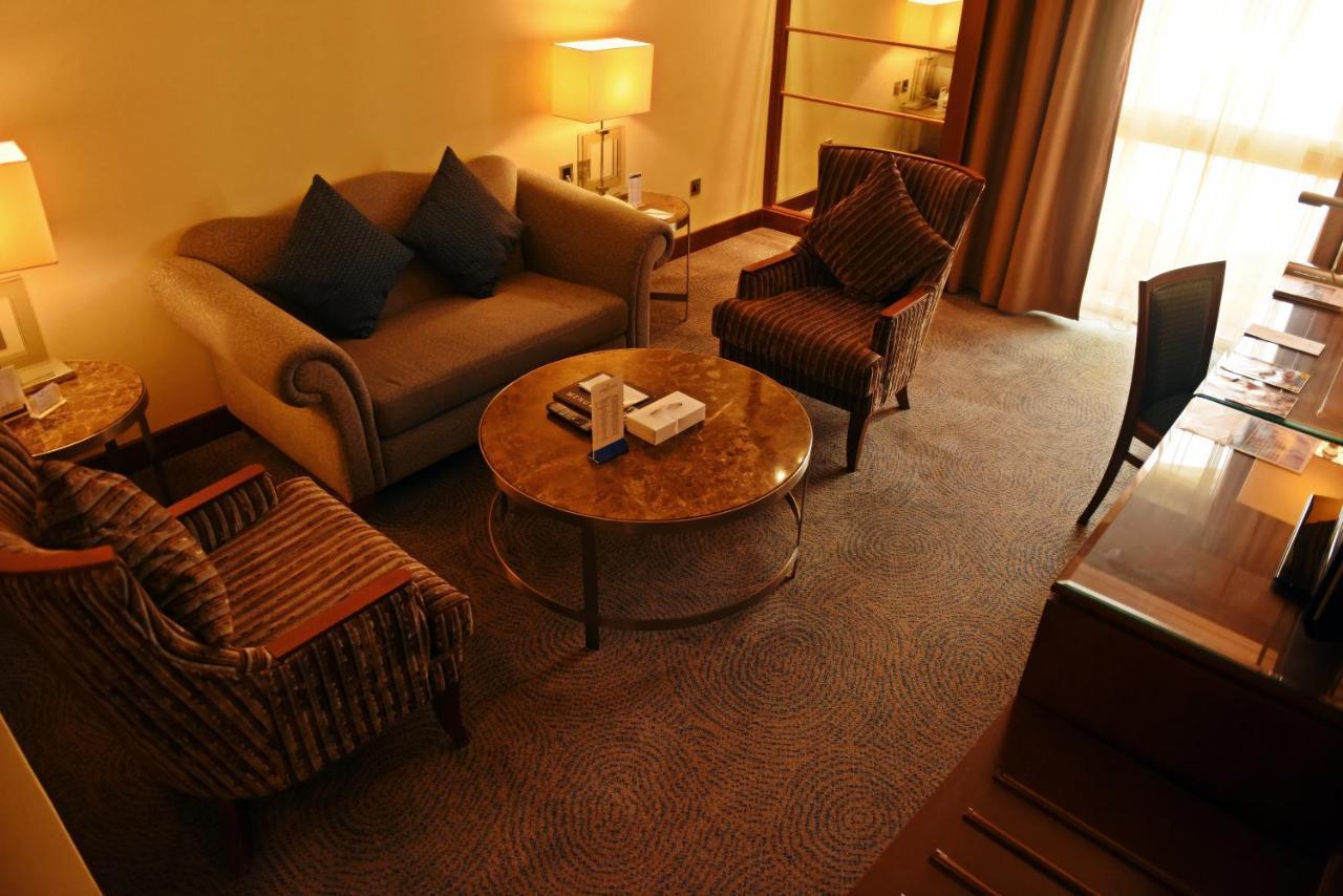Hotel Golden Tulip Bahrain Manama Exterior foto