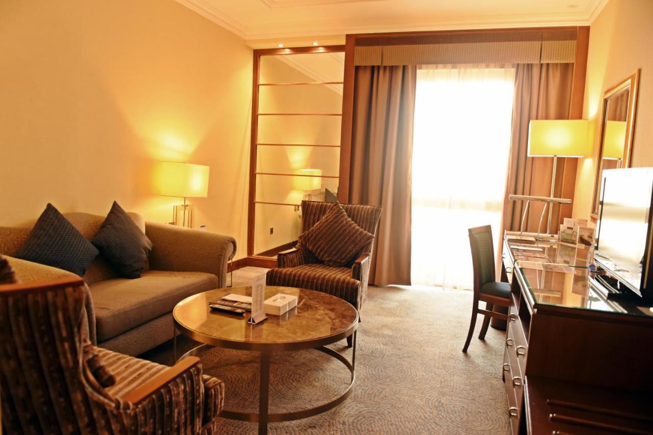 Hotel Golden Tulip Bahrain Manama Exterior foto