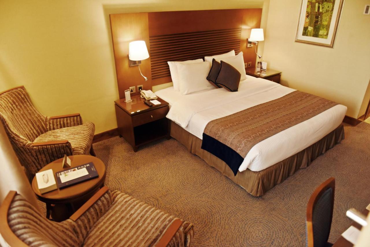 Hotel Golden Tulip Bahrain Manama Exterior foto